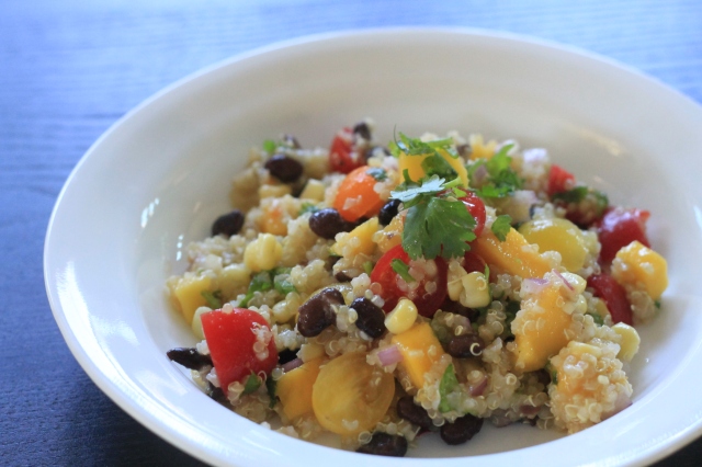 Southwest Quinoa recipe. Great for taking to school or work! #cleaneating